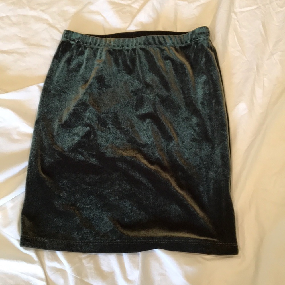 LF velvet skirt